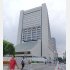 中野サンプラザは仮柵で覆われ立ち入り禁止に（Ｃ）日刊ゲンダイ
