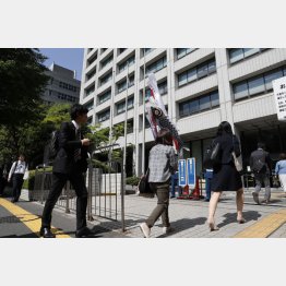 国家公務員の給与改定に「より規模が大きい企業を比較対象に」ーといっても、日本企業の9割以上が中小零細企業で…（Ｃ）共同通信社