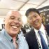 決勝戦後に写真に納まる日本代表の森保監督と筆者（同提供）