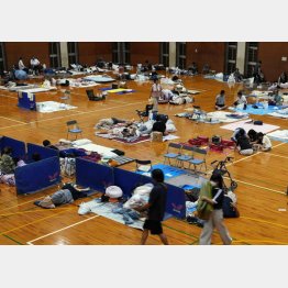 熊本は気温40℃の酷暑のなか、避難所の環境は…（Ｃ）共同通信社
