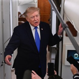米国に借りをつくってはコケにされ（Ｃ）ロイター