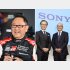 トヨタ自動車の豊田章男会長（左）、ソニーグループの吉田憲一郎会長と十時裕樹社長＝右側（Ｃ）日刊ゲンダイ