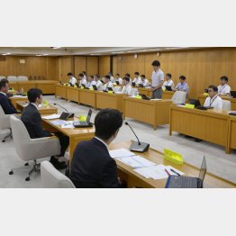 兵庫県、早期健全化団体も （兵庫県庁で開かれた有識者による財政運営の検討会）／（Ｃ）共同通信社