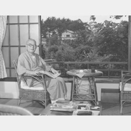 自宅で感想を語る野村吉三郎氏（1951＝昭和26＝年9月8日）／（Ｃ）共同通信社