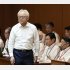 決議案採決前に退場する福岡県議会の“ドン”こと蔵内勇夫議長（Ｃ）共同通信社