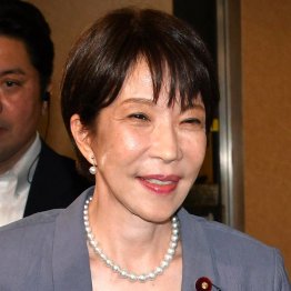 お盆休みは自身のXに「これでもか」と連投しまくり（Ｃ）日刊ゲンダイ