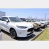 新車のエントリーモデルより、中古の上級グレードを狙える（中古車販売店）／（Ｃ）共同通信社