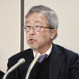 2025年12月、戦争ドラマを名誉毀損と提訴 、提訴後に会見する飯村豊さん。それに続き、いまは映画公開を差し止め請求（Ｃ）共同通信社