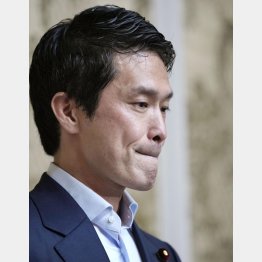 結党7カ月あまりの破綻、いかにも早かった（取材に応じる中道改革連合の小川淳也代表）／（Ｃ）共同通信社