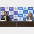 日本遊技機工業組合・榎本理事長（左）と日本電動式遊技機工業協同組合・小林理事長（Ｃ）日刊ゲンダイ