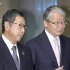 西武の後藤オーナーと話す巨人の山口オーナー（右）／（Ｃ）共同通信社
