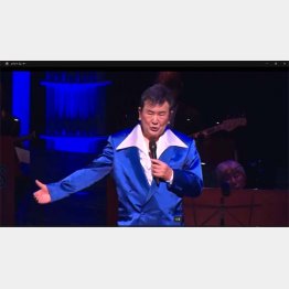 1ステージで20曲以上歌う（提供写真）