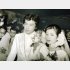 三浦友和（左）と山口百恵の結婚は1980年（Ｃ）日刊ゲンダイ