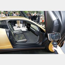 ハンドルやペダルもなく「運転席」という概念そのものがないテスラの「サイバーキャブ」／（Ｃ）共同通信社