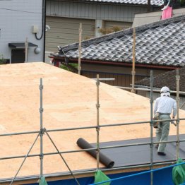 落ちたら骨折…（写真はイメージ）