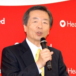 開胸不要のips心筋治験を発表する「ハートシード」社長の福田恵一・慶応大名誉教授＝6月（Ｃ）共同通信社