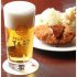 マルエフと名物メンチカツとの相性は抜群（Ｃ）日刊ゲンダイ