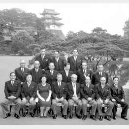 池田内閣（1960年7月、前列左が石田博英）／（Ｃ）共同通信社