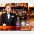 「Bar Tenderly」の宮崎オーナー（Ｃ）日刊ゲンダイ