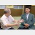 中村親方（元関脇嘉風=右）と元NHKアナの吉田賢氏（Ｃ）日刊ゲンダイ