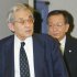 久万オーナー（左）と野崎球団社長（Ｃ）日刊ゲンダイ