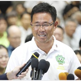 古謝玄太氏が当選した途端、予算がポンと100億円以上増額（Ｃ）共同通信社