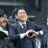 9月28日のベネズエラ戦後に「ハートマーク」を披露する森保監督（Ｃ）日刊ゲンダイ