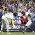 地区シリーズ第2戦、サヨナラ勝ちを喜ぶチューリオ（右）　（Ｃ）ロイター／Imagn Images